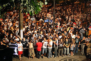 torcida+na+rua - SORTE DE CAMPE&Atilde;O