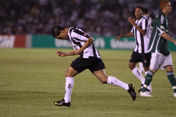 [éder+comemora.jpg]