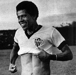 Dadá Maravilha x Íbis (com alfinete) dario+close - Dadá Maravilha x Íbis (com alfinete)