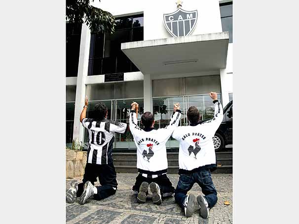 [agradecendo+ao+galo.jpg]