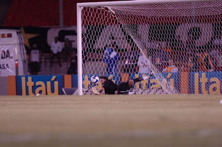 12 HOMENS E 12 SEGREDOS carini+pega+penalti - 12 HOMENS E 12 SEGREDOS