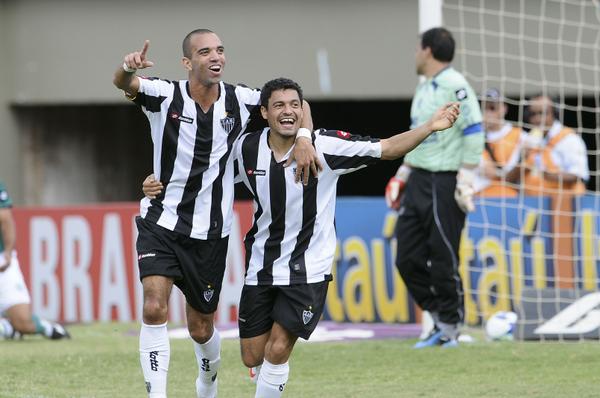 [éder+e+tardelli+gol+goiás.jpg]