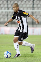 fernandinho+x+inter - Atl&eacute;tico 1&times;2 Internacional