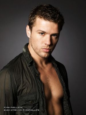 Celebrities Men: Ryan Phillippe