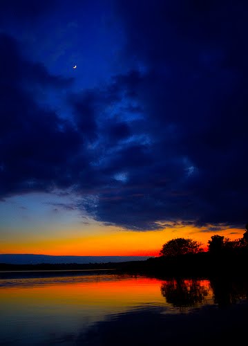 fairy+tale+moon+by+davedehetre+at+flickr.jpg