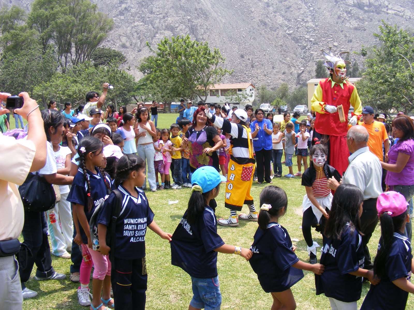 Noticias Huarochirí: Con Hora Loca y 120 niños Inauguran vacaciones ...
