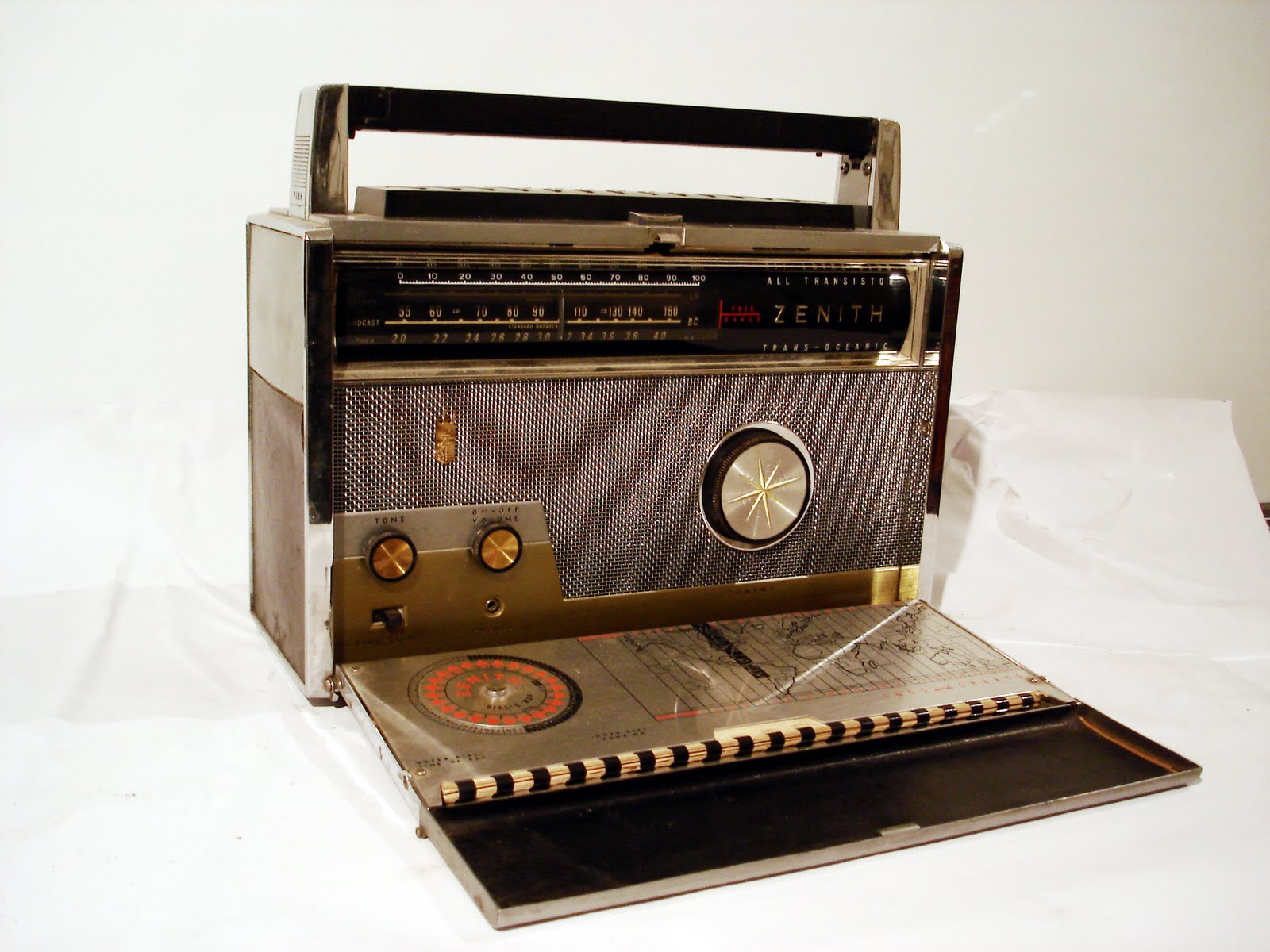 La Radio a traves del tiempo RADIO ZENITH ROYAL MODELO 1000 D 1957