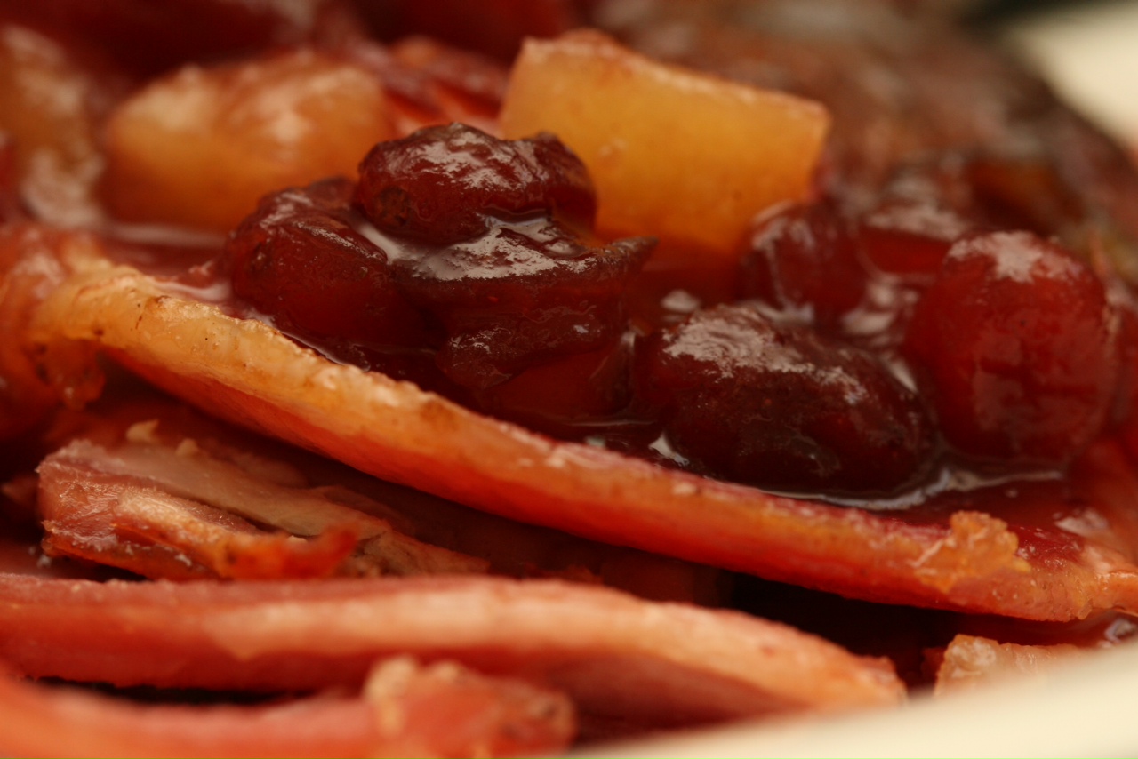 Helpful party tips Ham with pineapple and cranberry salsa