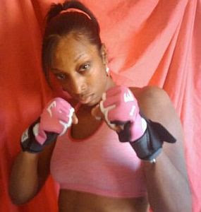 Mia Hayes - woman individual fighter 