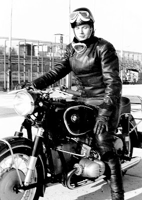 Vintage Lady Bikers in Leather | kakimoto