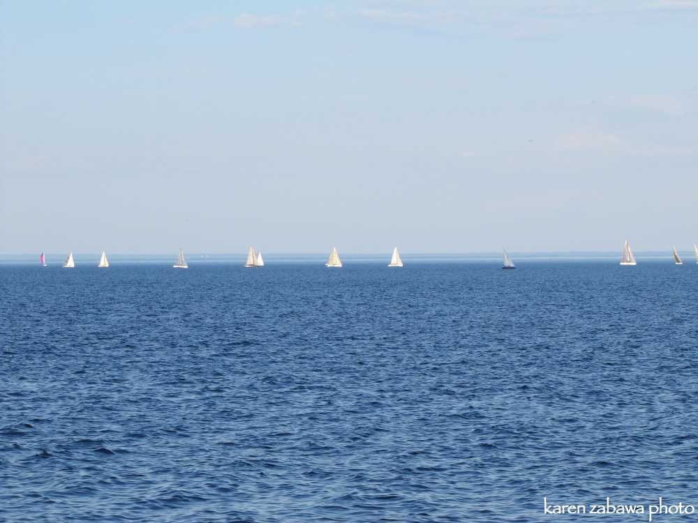 Snapshot Travel Blog Mississauga Pictures Sailboats, CN Tower Toronto