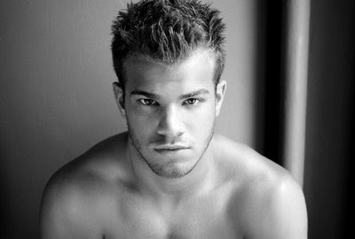 SHMELOCK: Evan Wade(00)