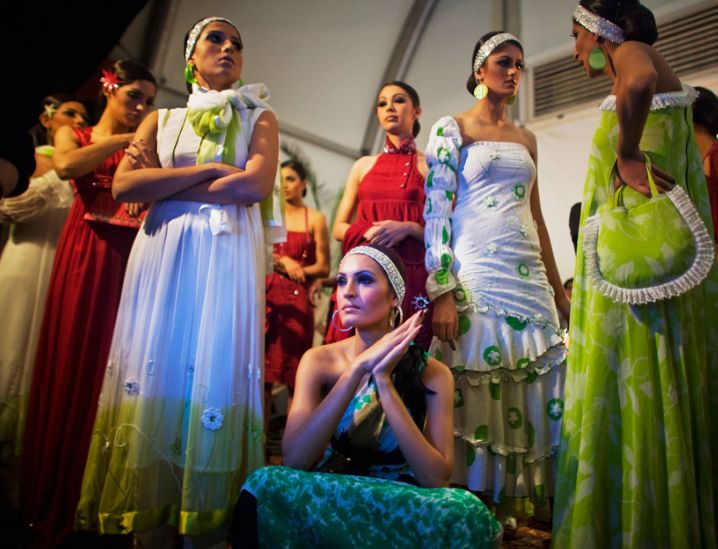 Top and Trends Fashion Design from Pakistan Top And Trends Fashion Design