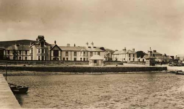 Den "Royal Pier" vun Knightstown, ee fantasteschen Hotel an deser Zeit em dei 1900