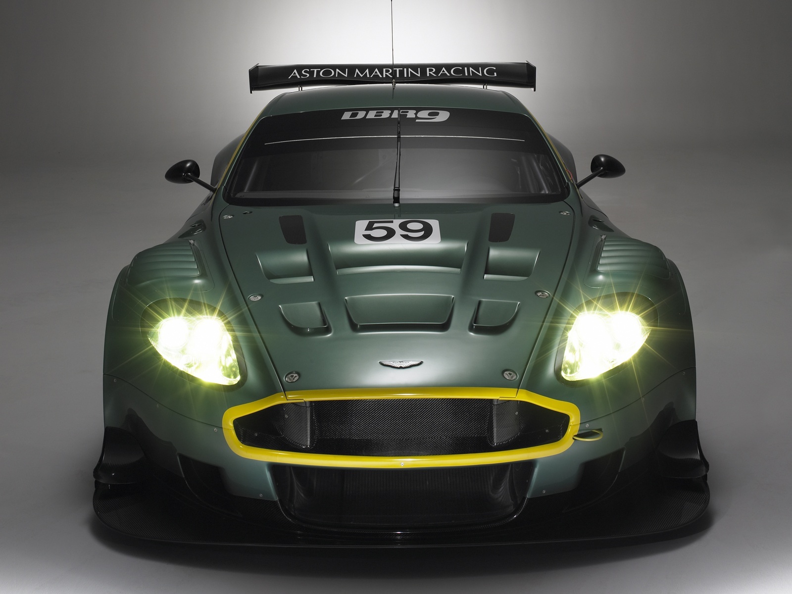 aston martin dbr9 front 1600x1200 Wallpapers Of Cars Hd