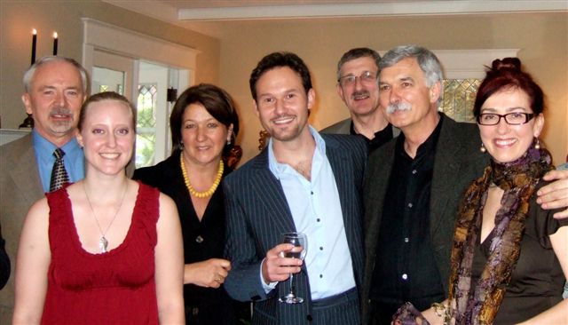 [Mariusz+Kwiecien+(center)+with+supporters+of+the+Polish+Studies+Endowment+at+the+fundraising+event.jpg]
