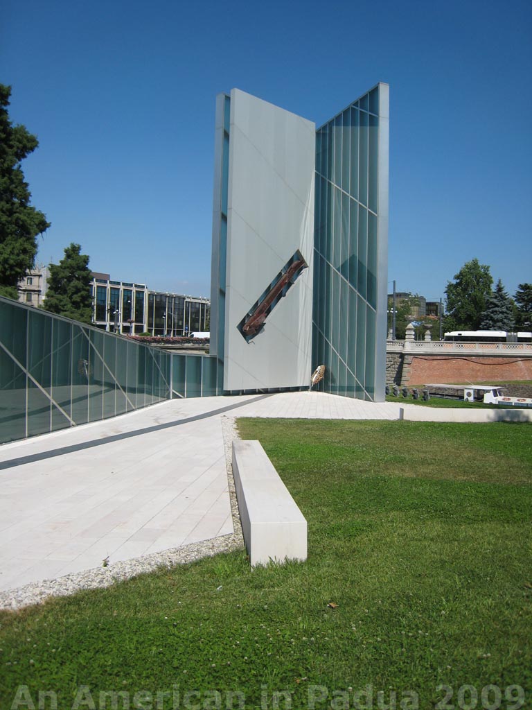 [Sept11_monument+copy.jpg]