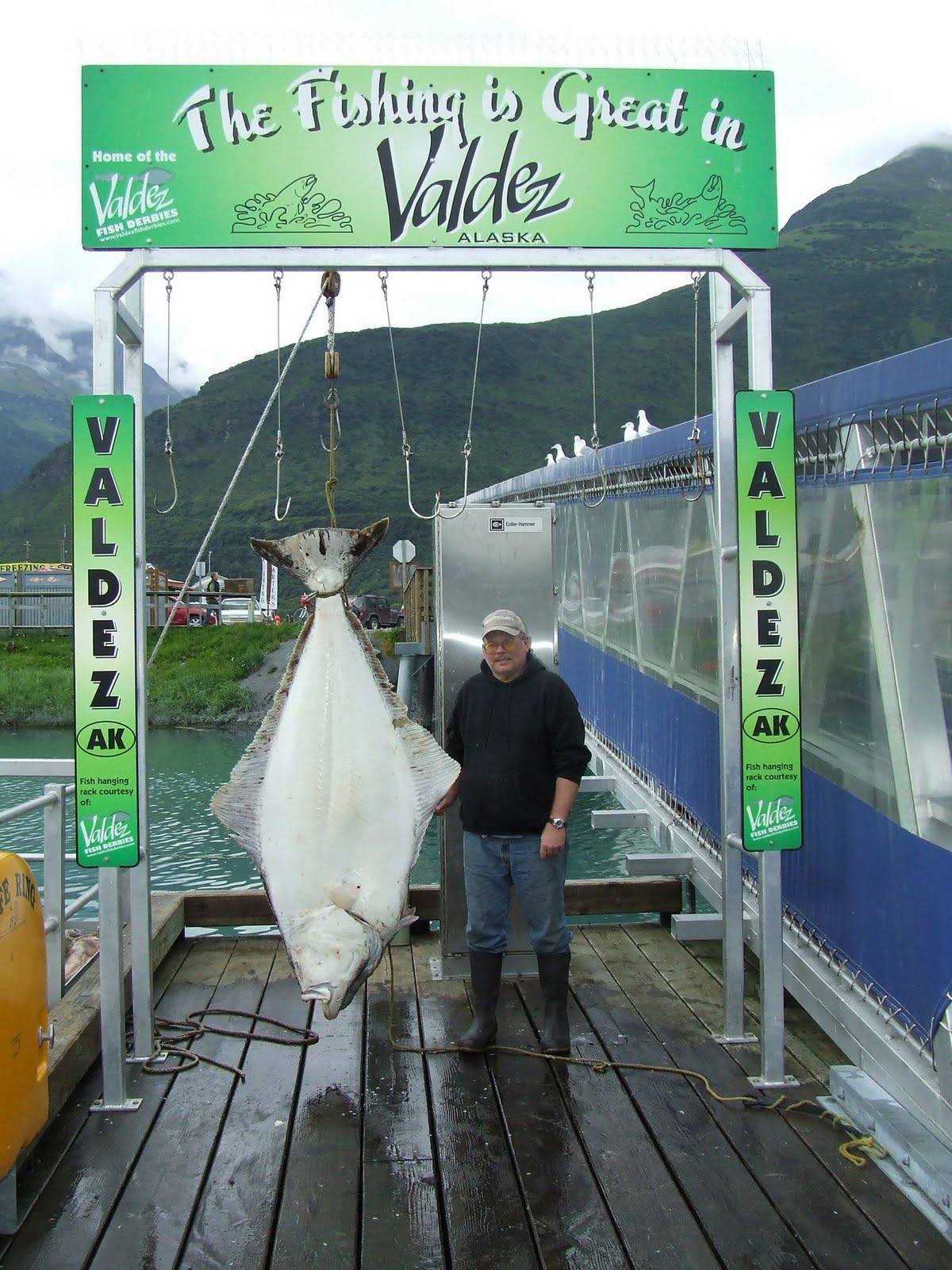 THE FISHING NEWS ALASKA HALIBUT LEADERS