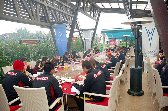 [B_0afc3f3a309d97097a35b2faff83680d.jpg]