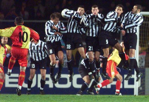 [hagi+(o+frikik+attığında..).jpg]