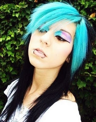 Gorgeous blue and black emo hairstyle. This girls eye make-up matched her 