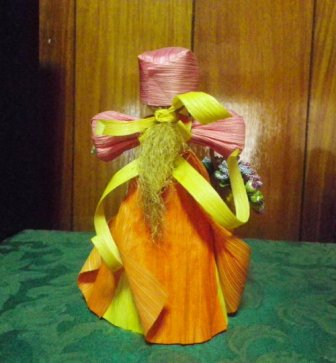My Corn Husk Dolls: Prairie Doll Carrying Flower basket