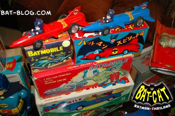 [batman-batmobile-tin-toys-thailand-11.jpg]