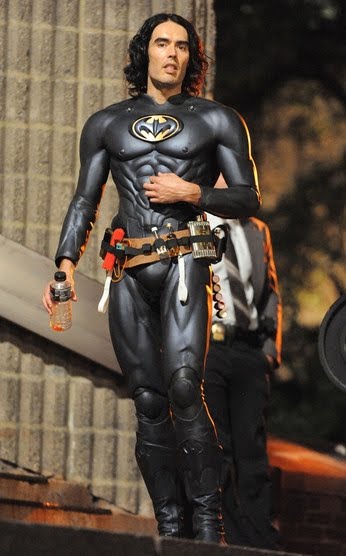 BAT - BLOG : BATMAN TOYS and COLLECTIBLES: New BATMAN AND ROBIN COSTUMES in  Arthur Movie!