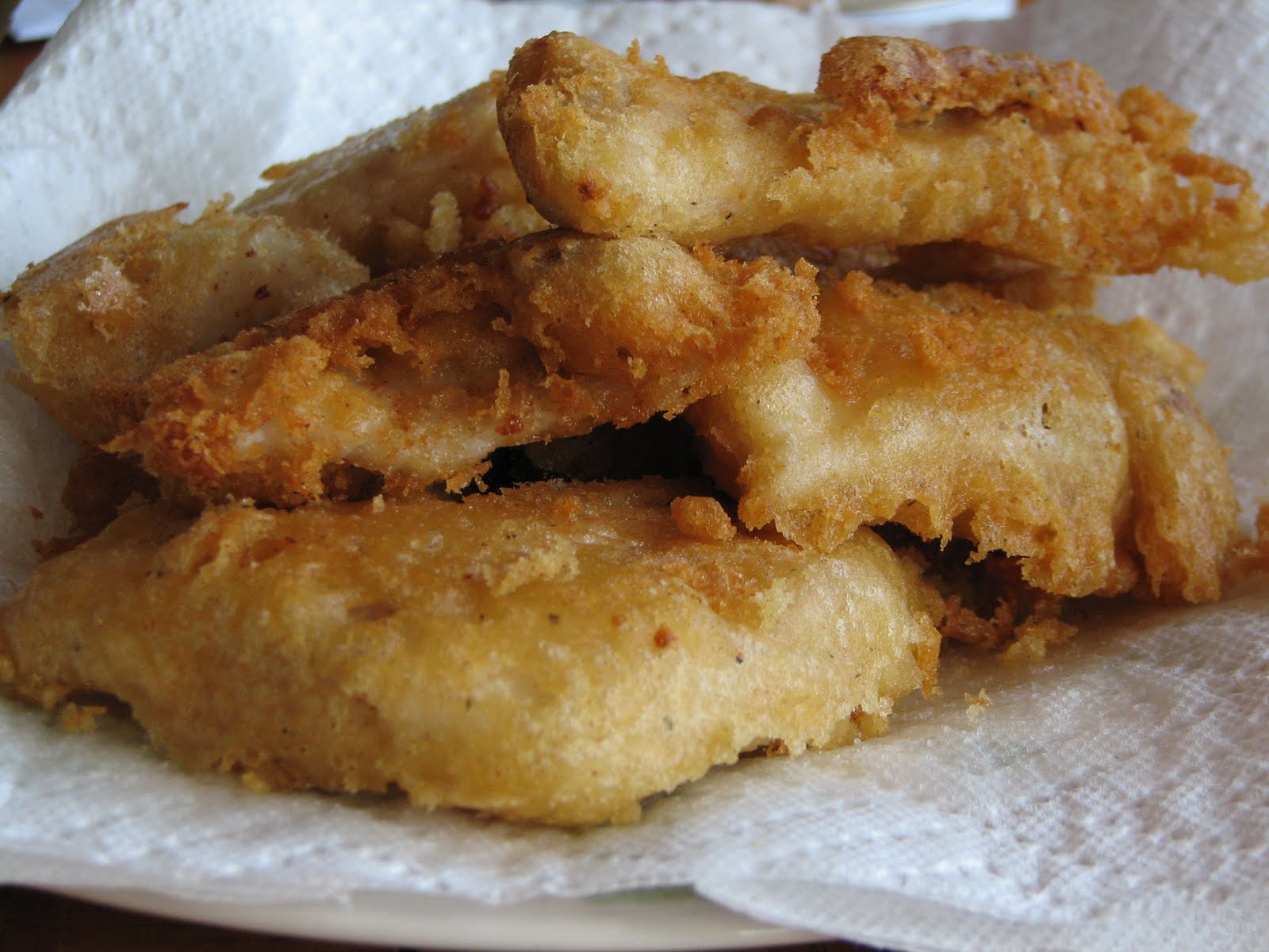 Рыба в кляре на сковороде