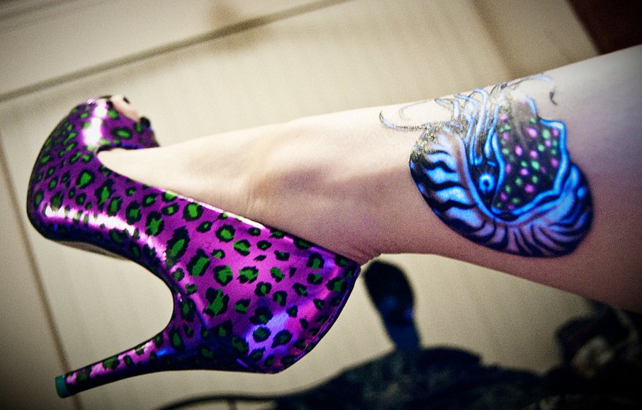 Blacklight Tattoos: UV nautilus Tattoo