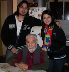 Juan Carlos Bustriazo Ortiz, con mis hijos, el invierno pasado.