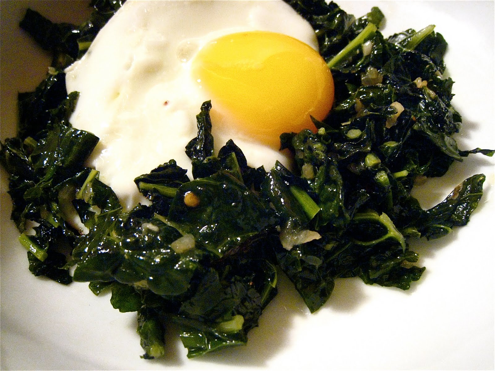 KITCHEN FIDDLER : Tuscan Kale with Farm-Fresh Eggs