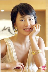 Asian Haircuts Kim Jung Hwa Cute short hairstyle 2010  