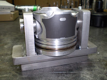 Tool to hold piston for machining