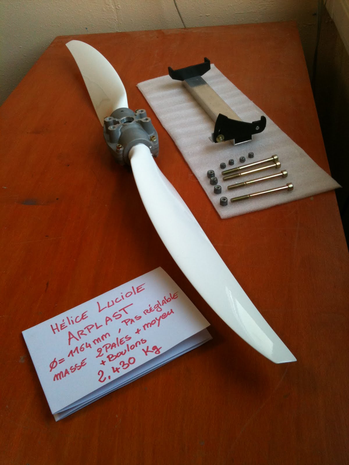 Y A Pas D'hélice Hélas C'est Là Qu'est L'os AERODYNE: L'hélice, hélas, c'est là qu'est l'os