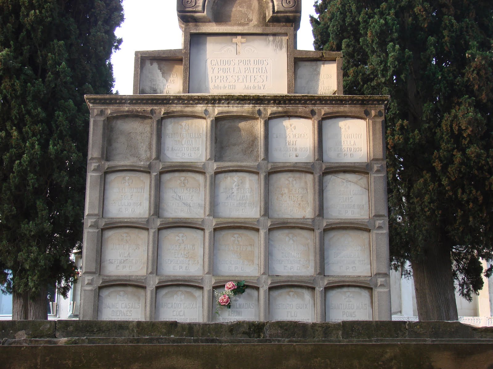 [Cementiri+de+Monistrol+de+Montserrat+(5).JPG]