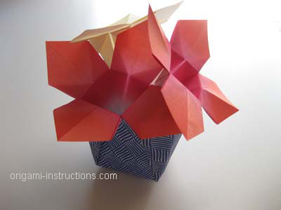 [17-easy-origami-vase-with-flowers.jpg]