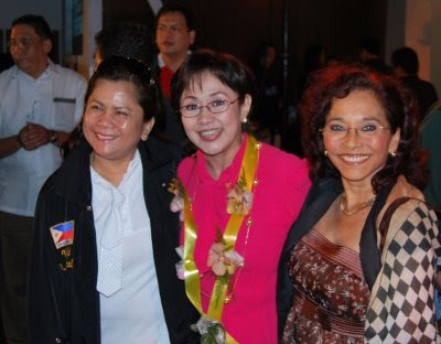 Diana Limjoco for the gonegosyo award for mosting Inspiring Batangueno given out by Governor Vilma Santos Recto of Batangas province