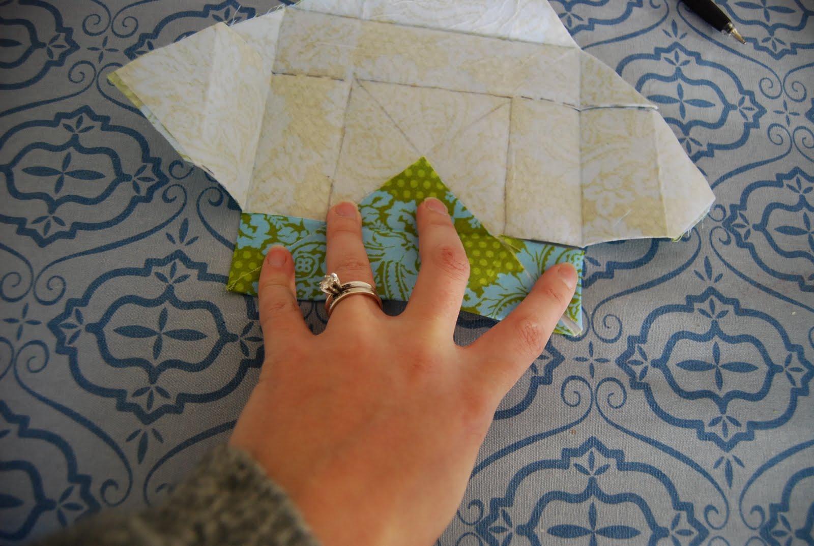 liza jane sews Fabric Origami Box Tutorial