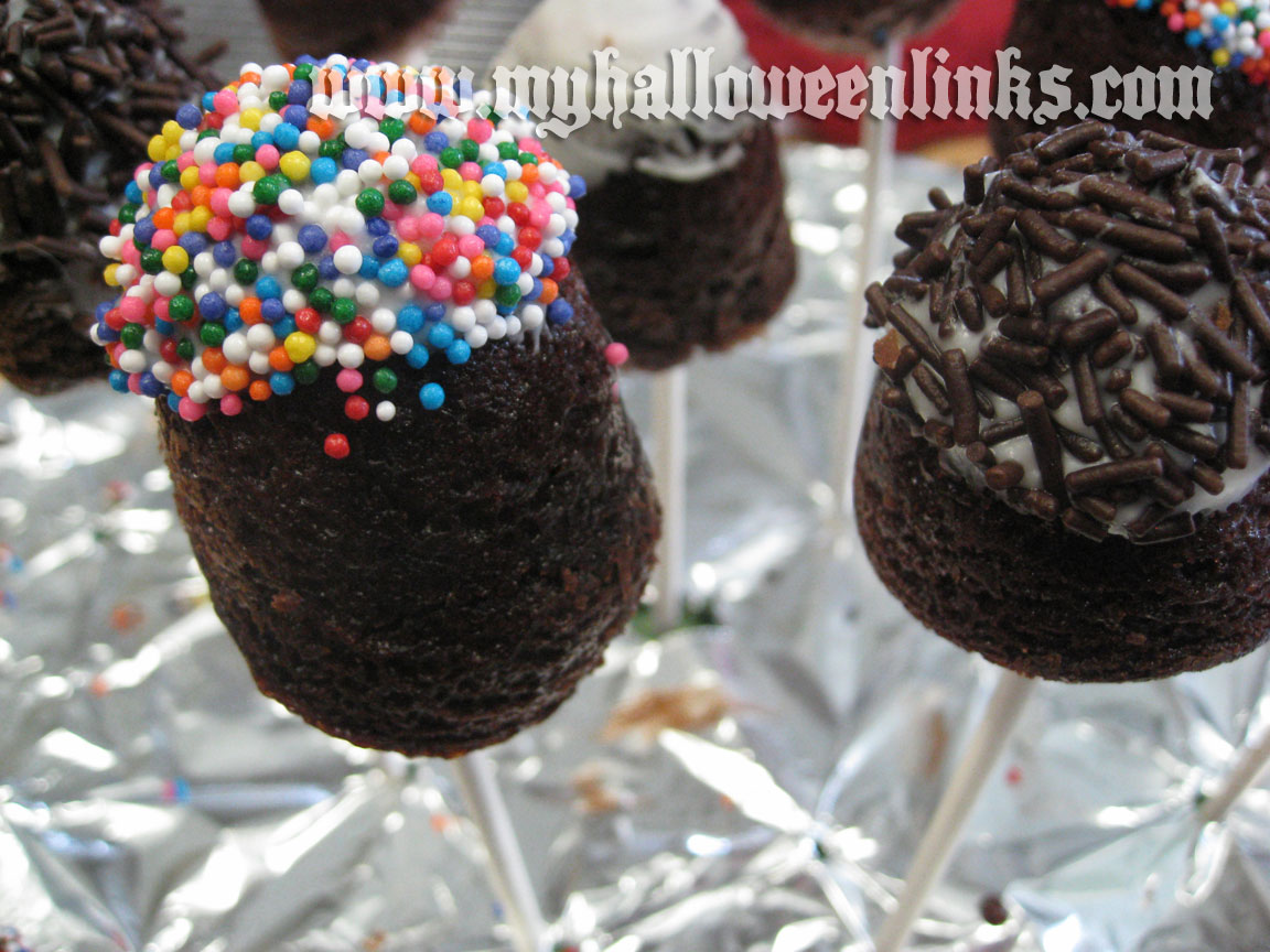 Mel�s Halloween All Year Make Brownie Pops