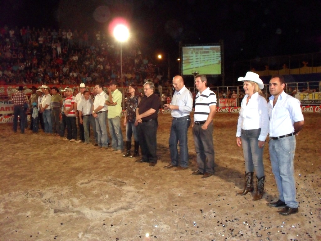 RIBEIRÃO DO PINHAL CULTURAL: ABERTURA OFICIAL DO RODEIO DE RIBEIRÃO DO