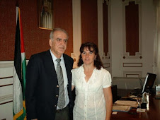 Sandra Gallardo junto al Embajador de Palestina Dr. Farid Suwwan.