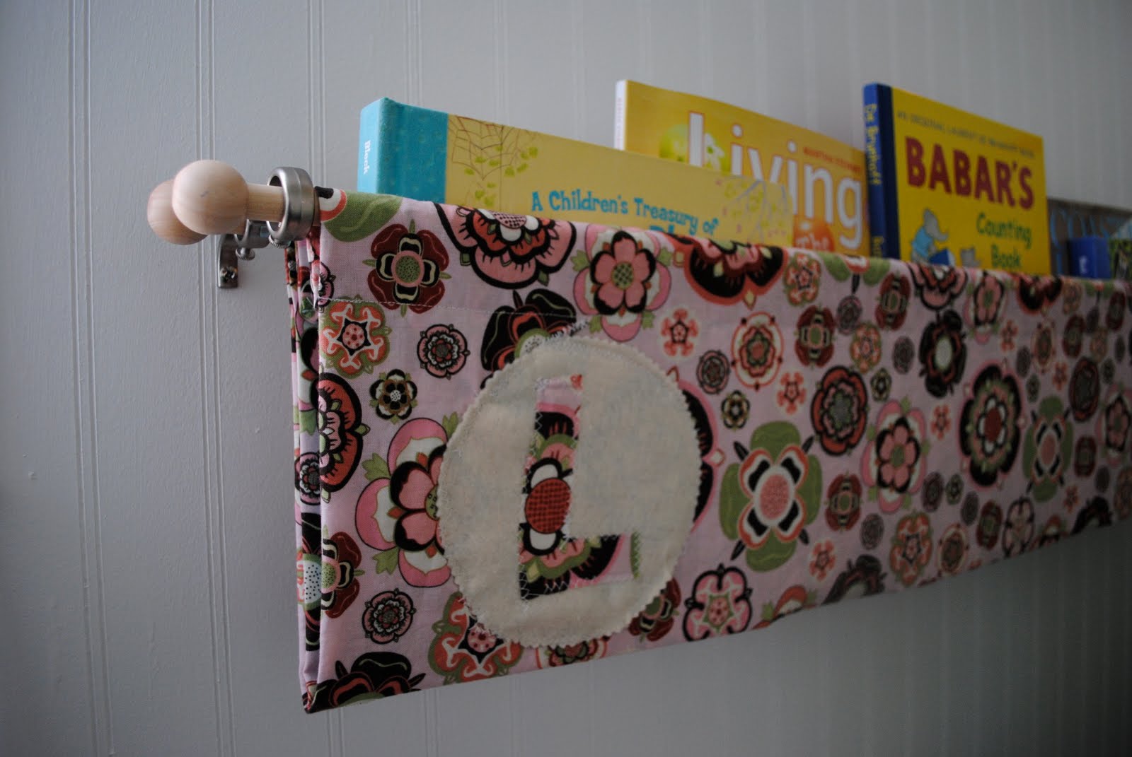 the table DIY the book sling!