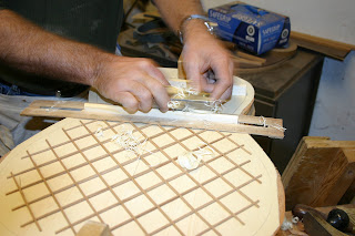 Shaping the bracing on a lattice top