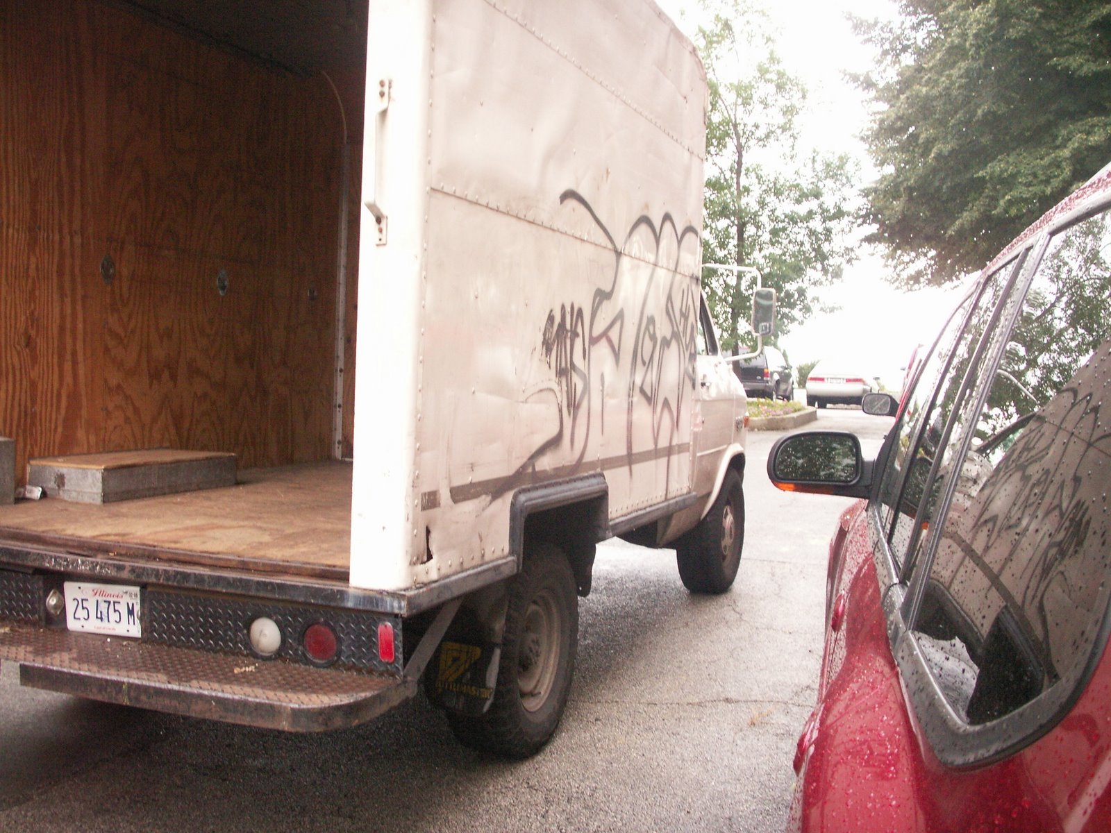 [delivery+truck+in+Rogers+Park+2.JPG]