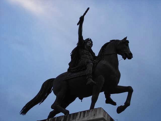 [estatuacaballo1.jpg]