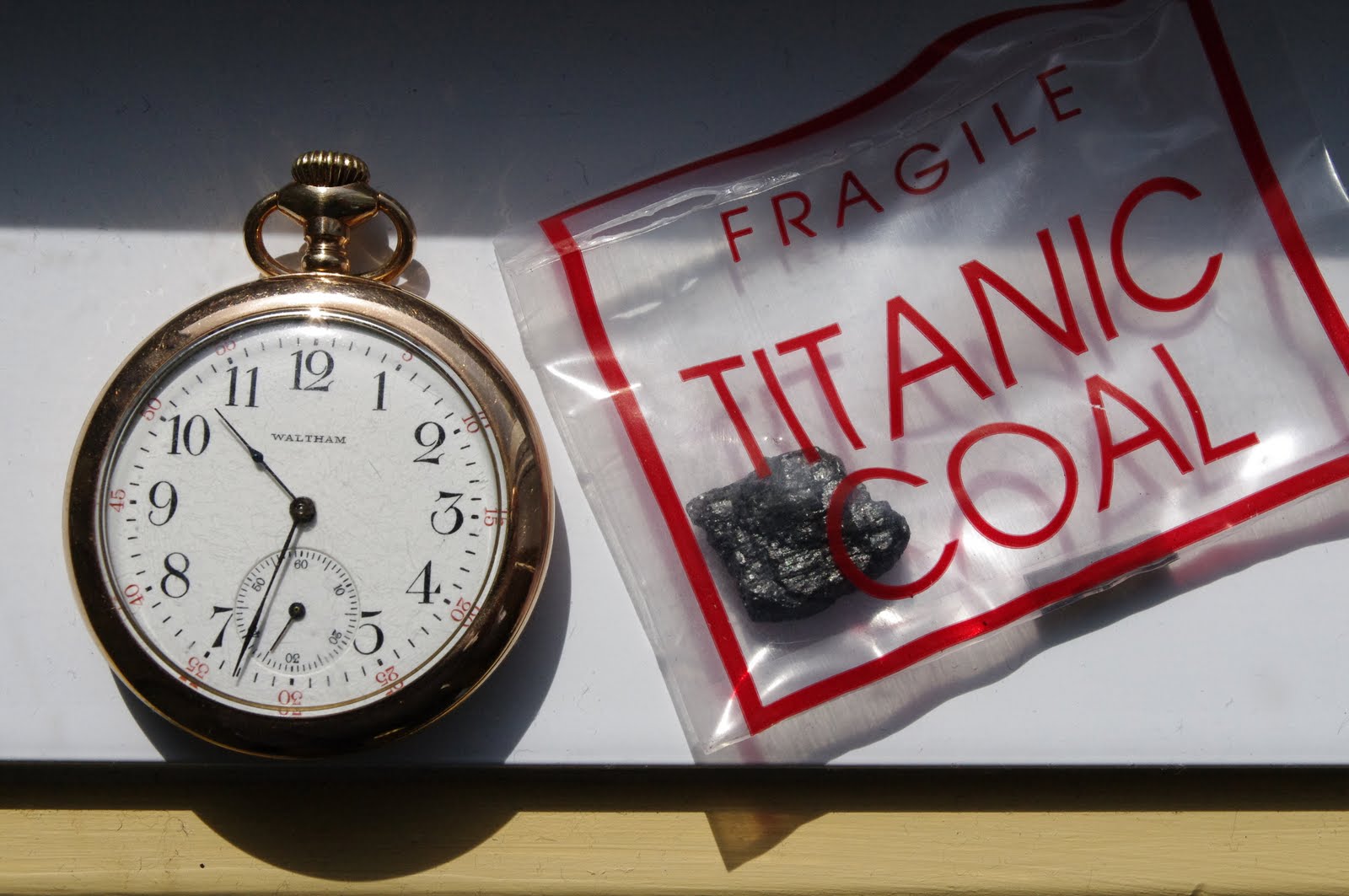 Le blogue de Pierre Bouillon TITANIC. Autographes de trois survivantes. Morceau de charbon des