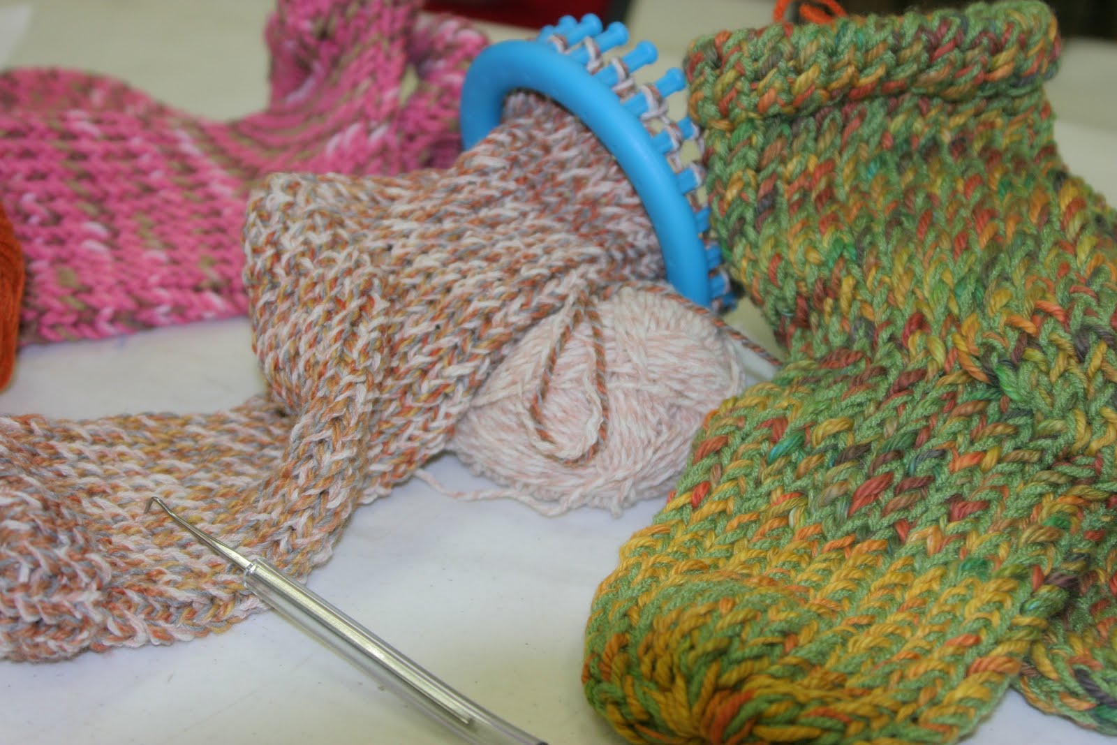 loom-knitting-knews-sock-it-to-me