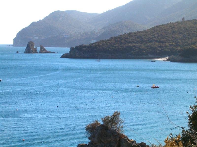 [530550185UTaydV_ph.jpg]