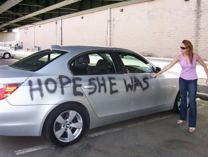[sprayu-paint-your-cheating-partners-car-for-reveng1.JPG]